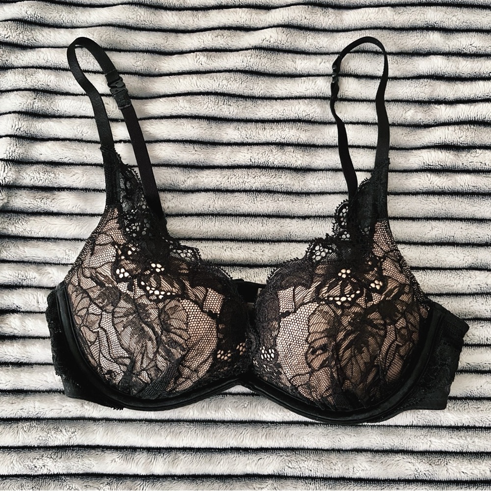 Victoria Secret Lace Plunge Bra
